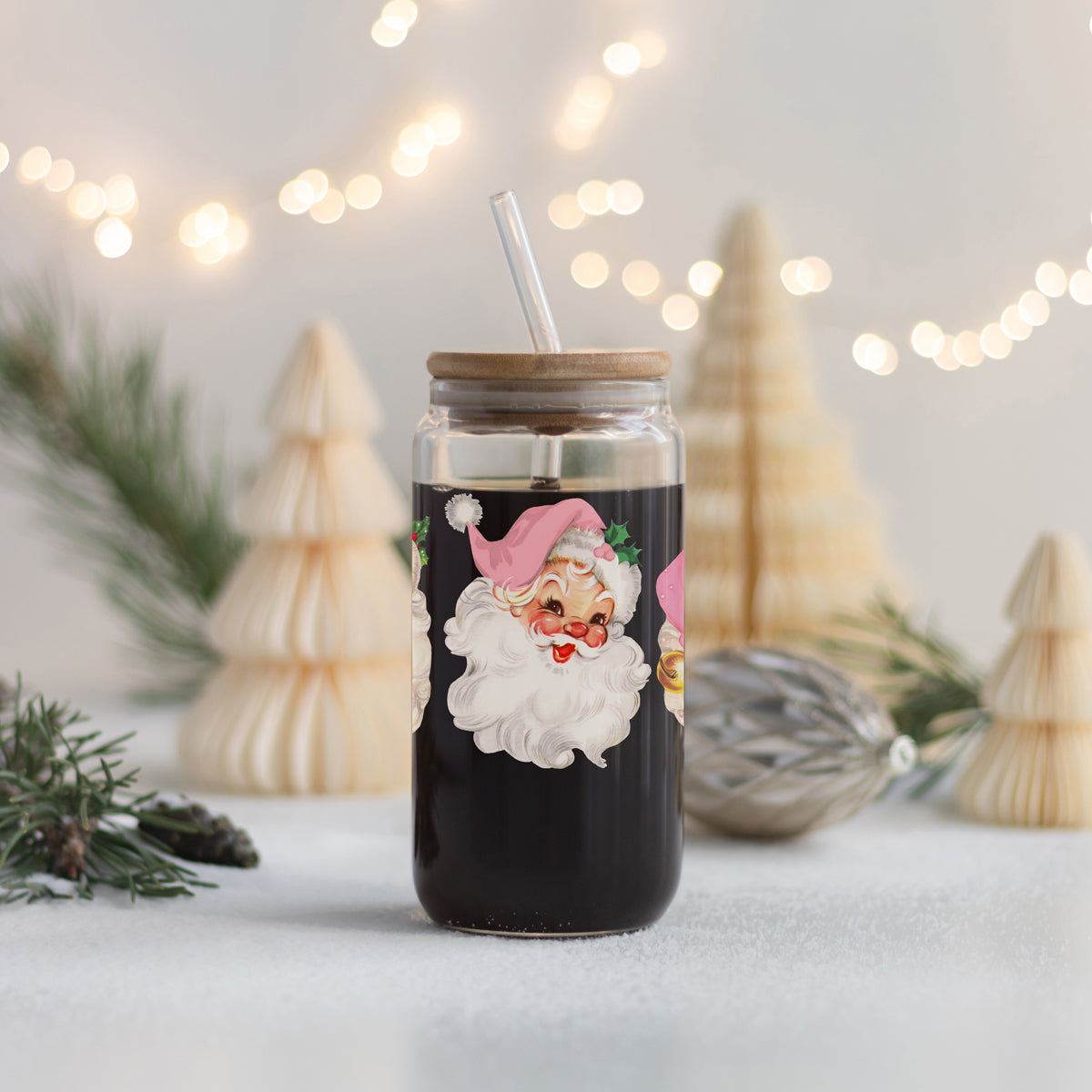 Christmas coffee gifts glass tumbler 17oz - Vintage Santa pink hat holiday drinkware bamboo lid - Retro kitchen accessories
Christmas coffee bar accessory β glass cup with 2 vintage Santa faces in pink hats